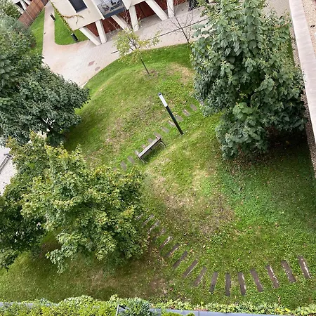 Luxury Close To Centre, Vusch Private Parking Included Apartment