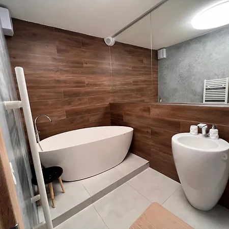 Apartman Luxury Close To Centre, Vusch Private Parking Included Kassa