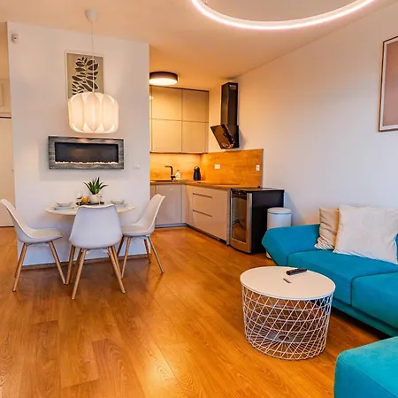 Luxury Close To Centre, Vusch Private Parking Included * Kassa