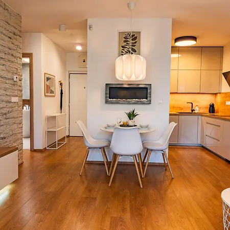 Luxury Close To Centre, Vusch Private Parking Included * Kassa