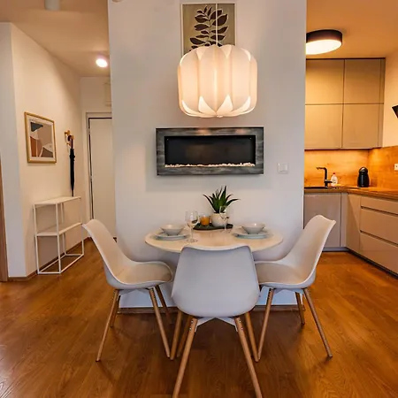 Luxury Close To Centre, Vusch Private Parking Included Kassa