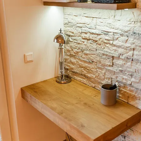 Luxury Close To Centre, Vusch Private Parking Included Apartman Kassa