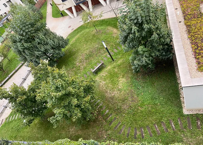 Luxury Close To Centre, Vusch Private Parking Included Apartmán